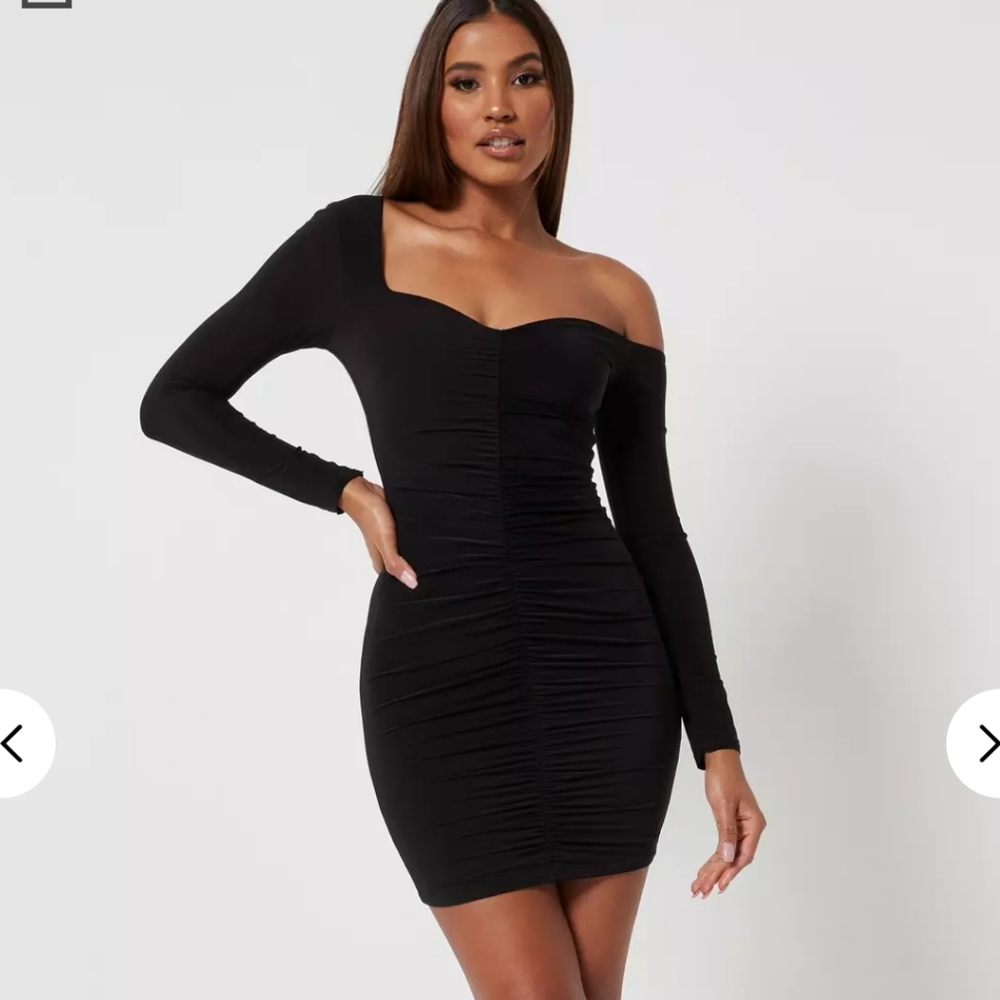 MISSGUIDED BLACK RUCHED DRESS